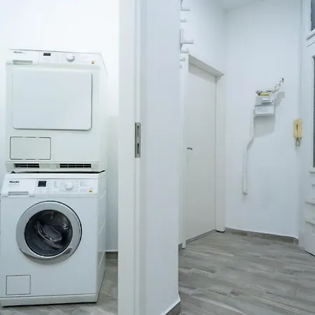 New Comfy At Convenient Location Apartman *