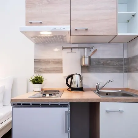 New Comfy At Convenient Location *