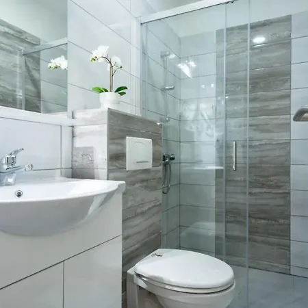 New Comfy At Convenient Location Apartman