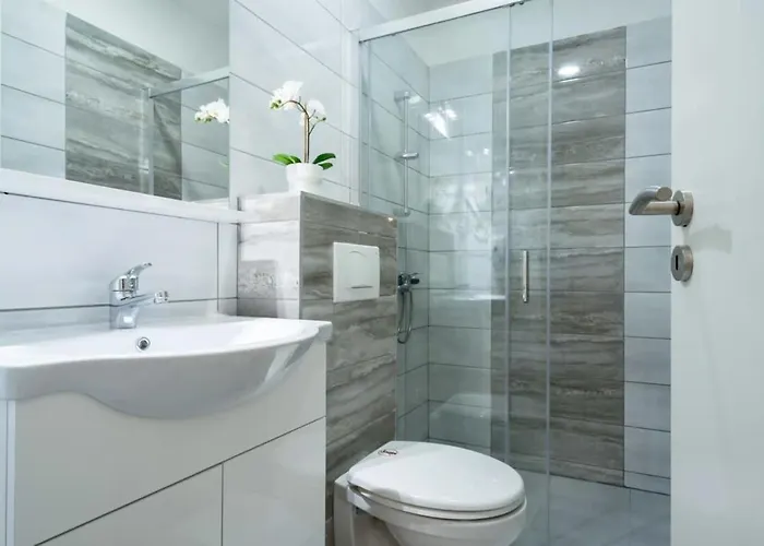 New Comfy At Convenient Location Apartment