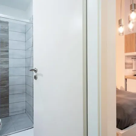 New Comfy At Convenient Location Apartment